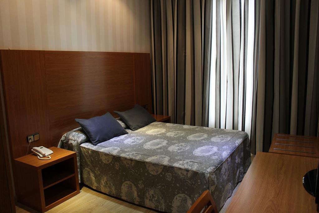 Ramblas Hotel Barcellona Esterno foto